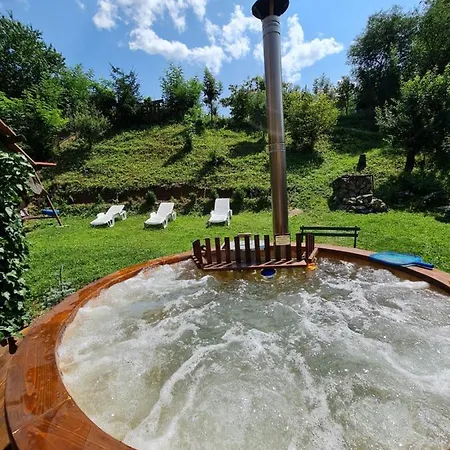 Holiday home House Of Rei With Hot Tube *