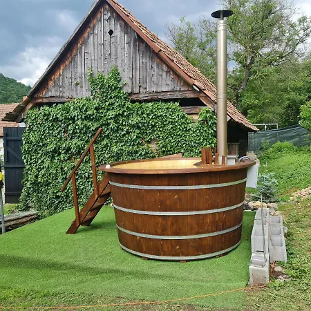Holiday home House Of Rei With Hot Tube Vidolm