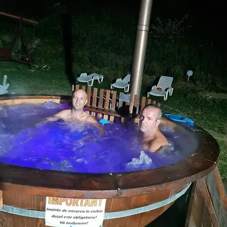 House Of Rei With Hot Tube Holiday home Vidolm